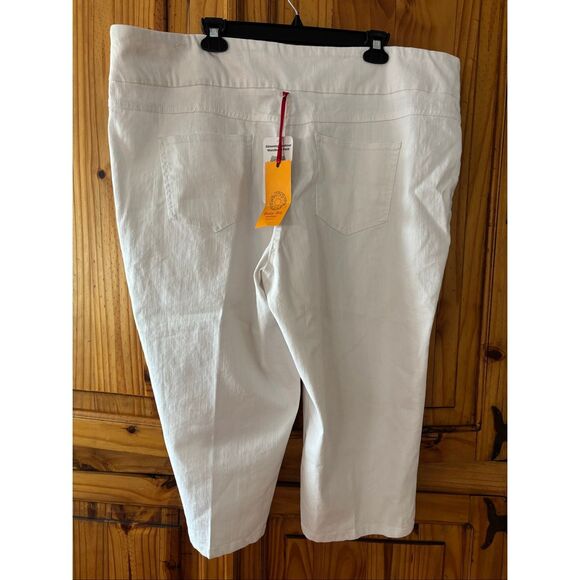 NWT Ruby Rd. White Capri - Picture 2 of 4